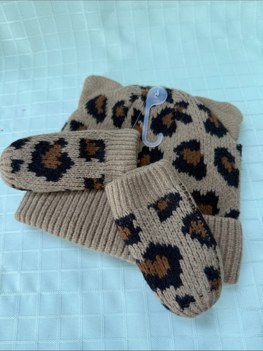 New baby GAP Kids Leopard Print Beanie & Mittens Knitted Set - Tan/Brown